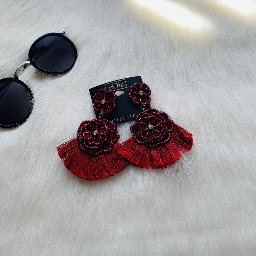 Noir Tassel/Flower earrings